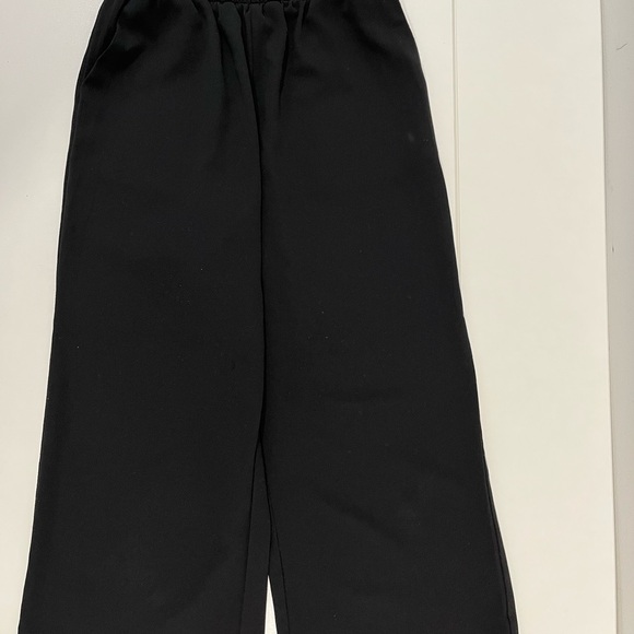 Two Wide-cut H&M Pants and two H&M bow-detail tops, 9-10Y - Picture 3 of 11